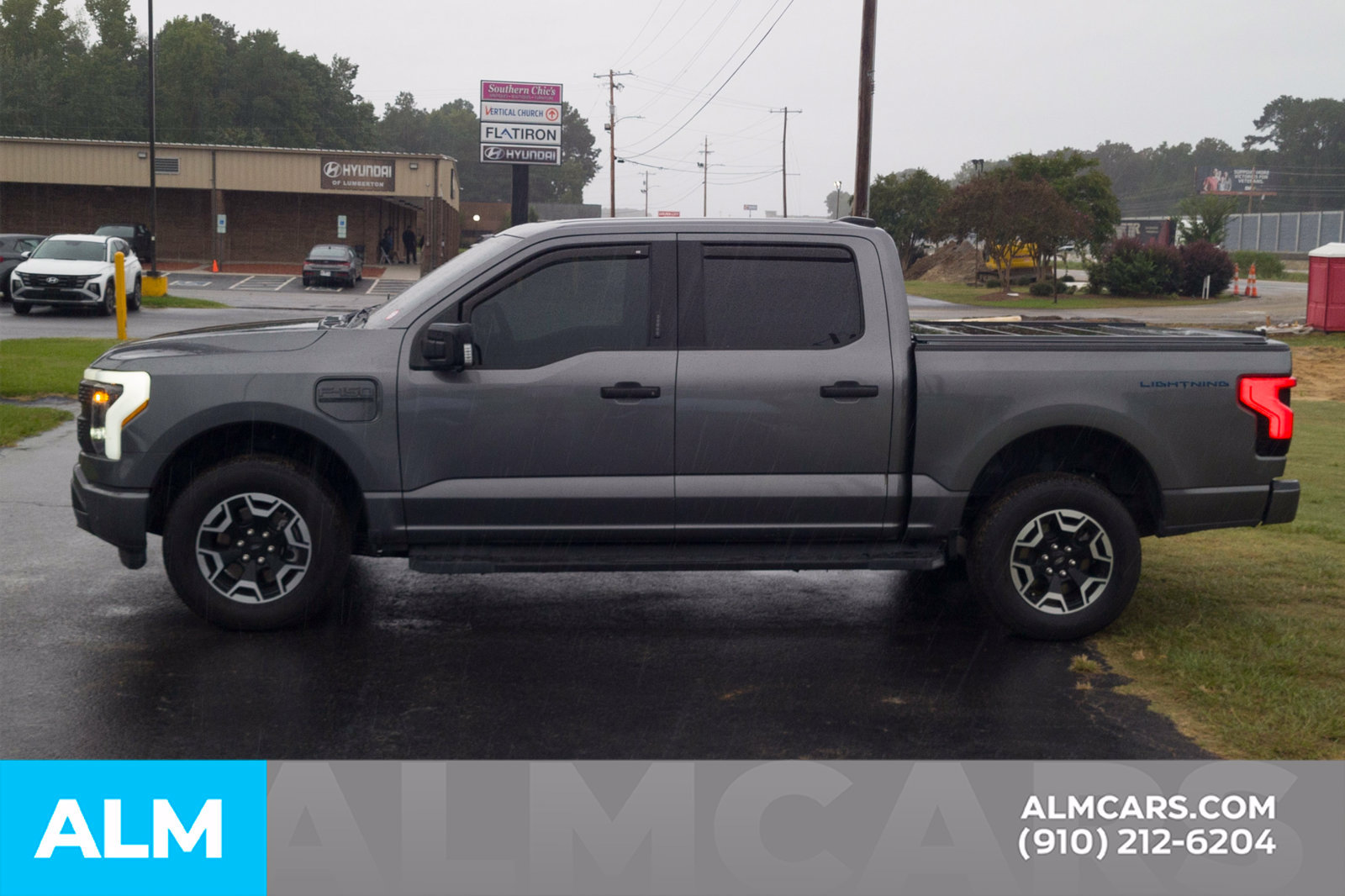 Used 2023 Ford F150 Lightning XLT AWD/4WD image 9