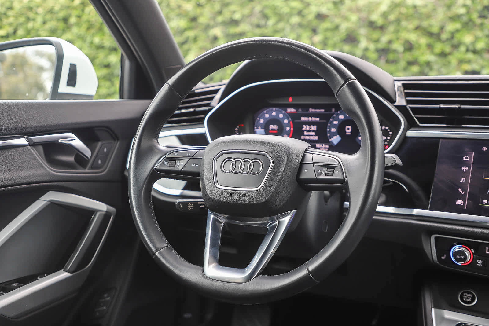 Used 2022 Audi Q3 2.0T Premium Plus w/ Premium Plus Package AWD/4WD image 16