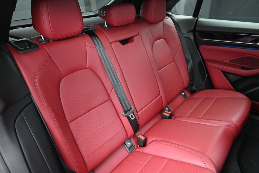 Certified 2025 Porsche Macan Electric RWD image 26