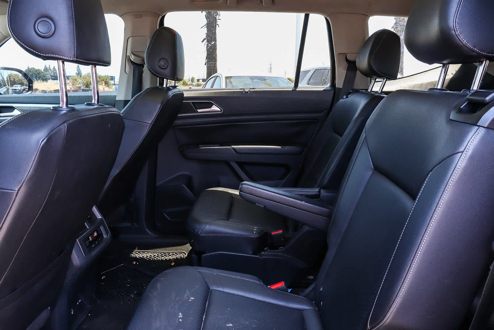 Used 2018 Volkswagen Atlas SEL AWD/4WD image 17