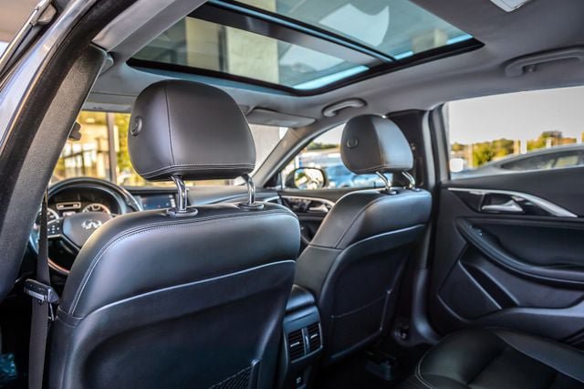 Used 2017 INFINITI QX30 Premium w/ Navigation Package FWD image 38