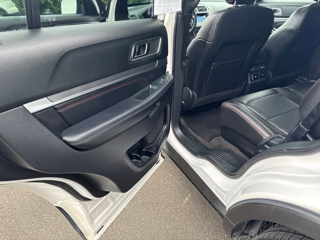 Used 2018 Ford Explorer Sport w/ Equipment Group 401A AWD/4WD image 39