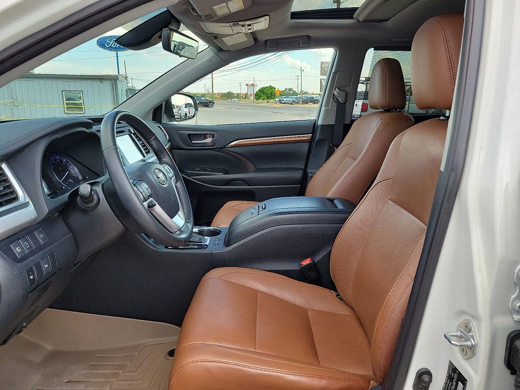 Used 2019 Toyota Highlander Limited FWD image 19