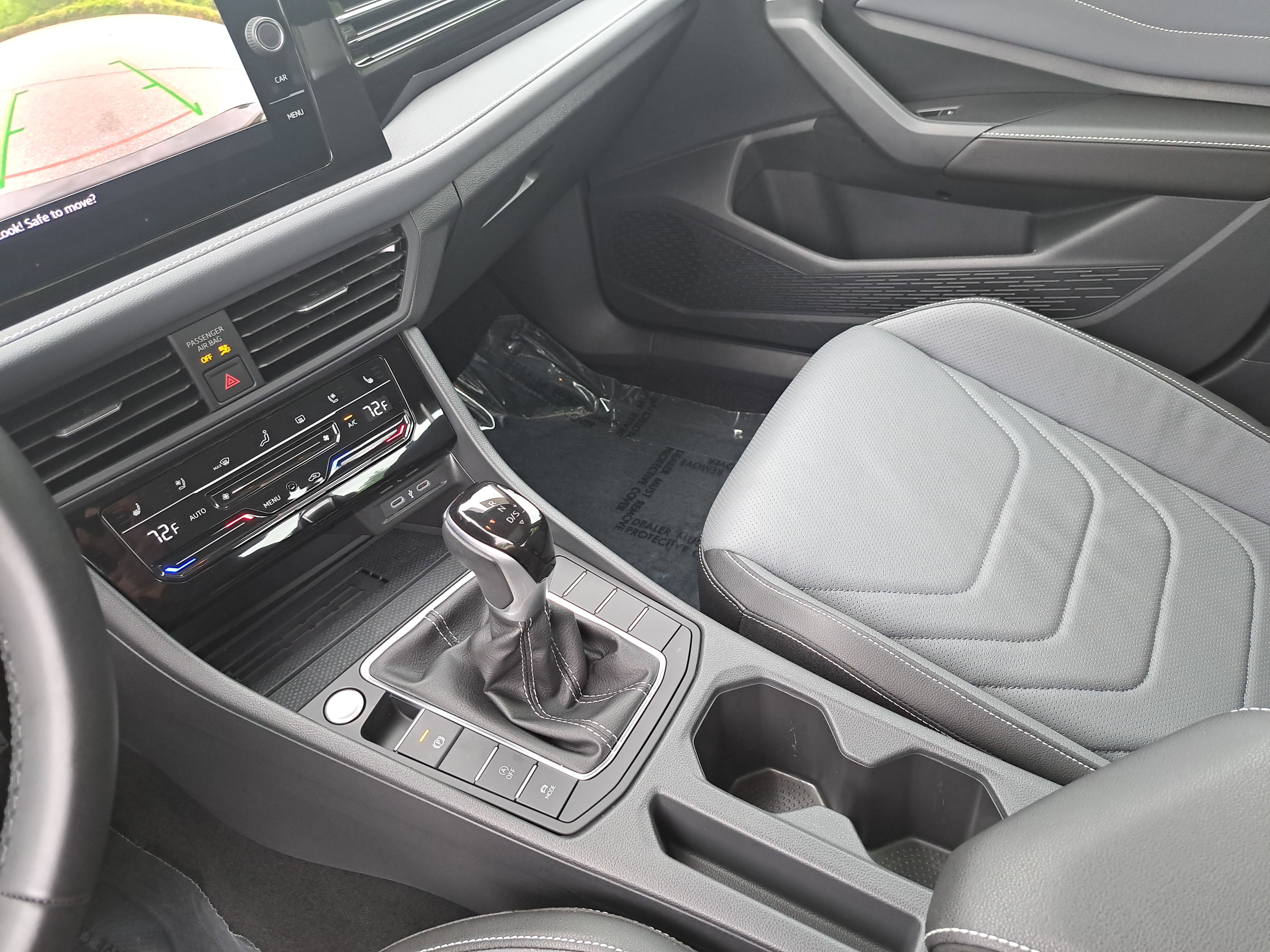 Used 2025 Volkswagen Jetta SEL FWD image 23