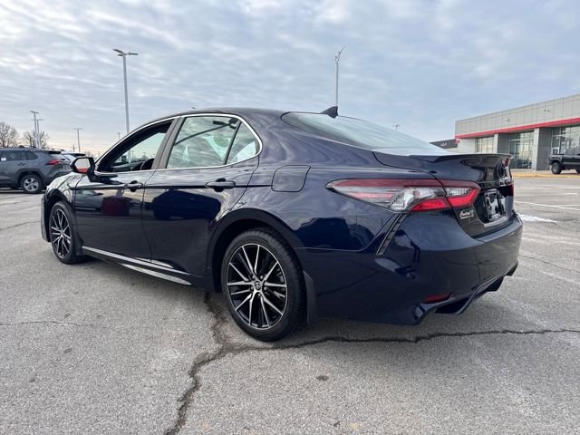 Used 2021 Toyota Camry SE image 4