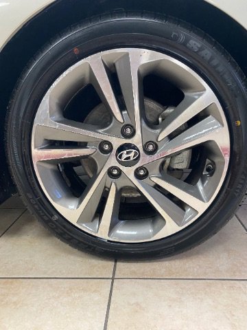 Used 2018 Hyundai Elantra Limited FWD image 29