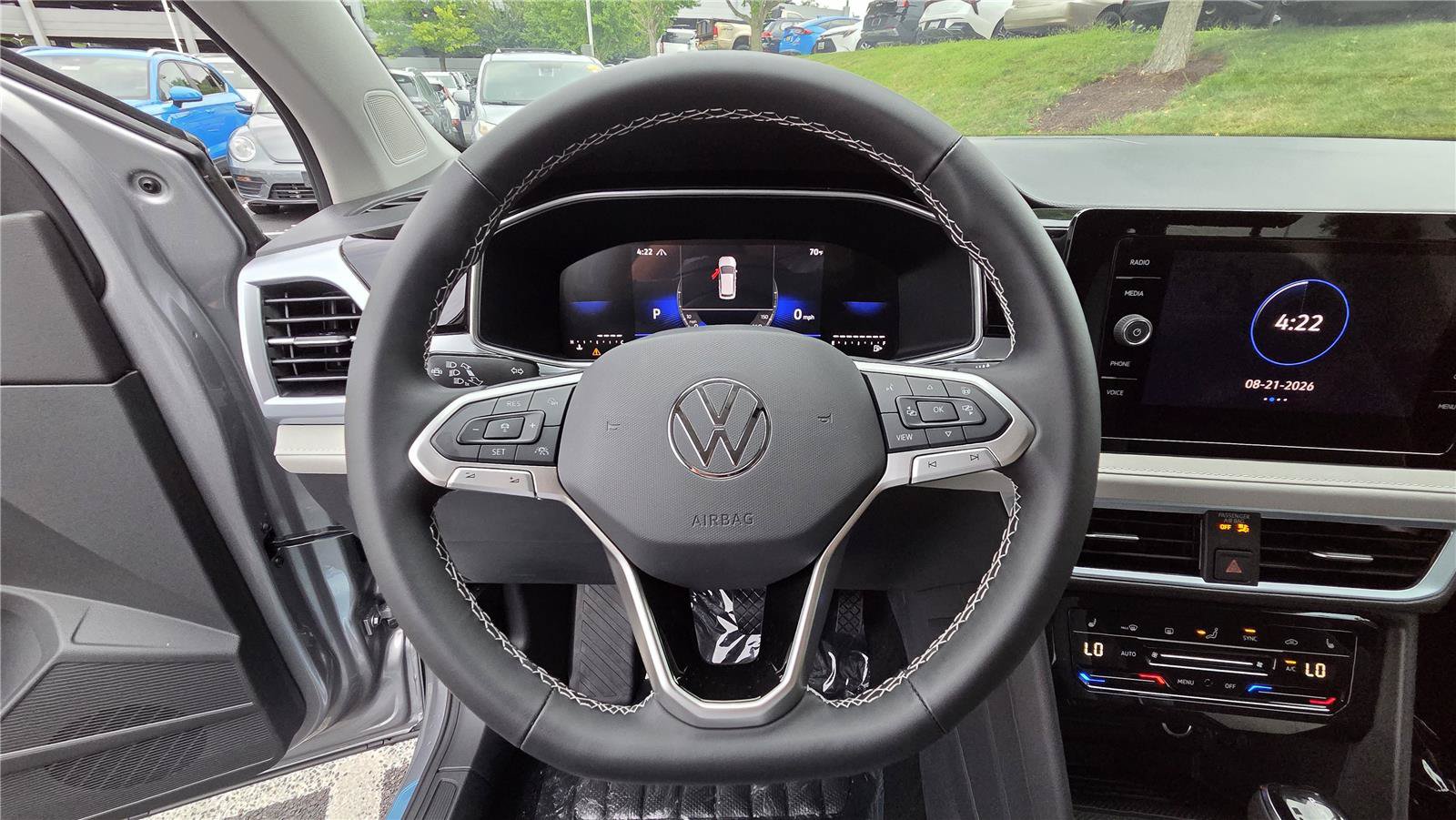 New 2026 Volkswagen Taos SE AWD/4WD image 17