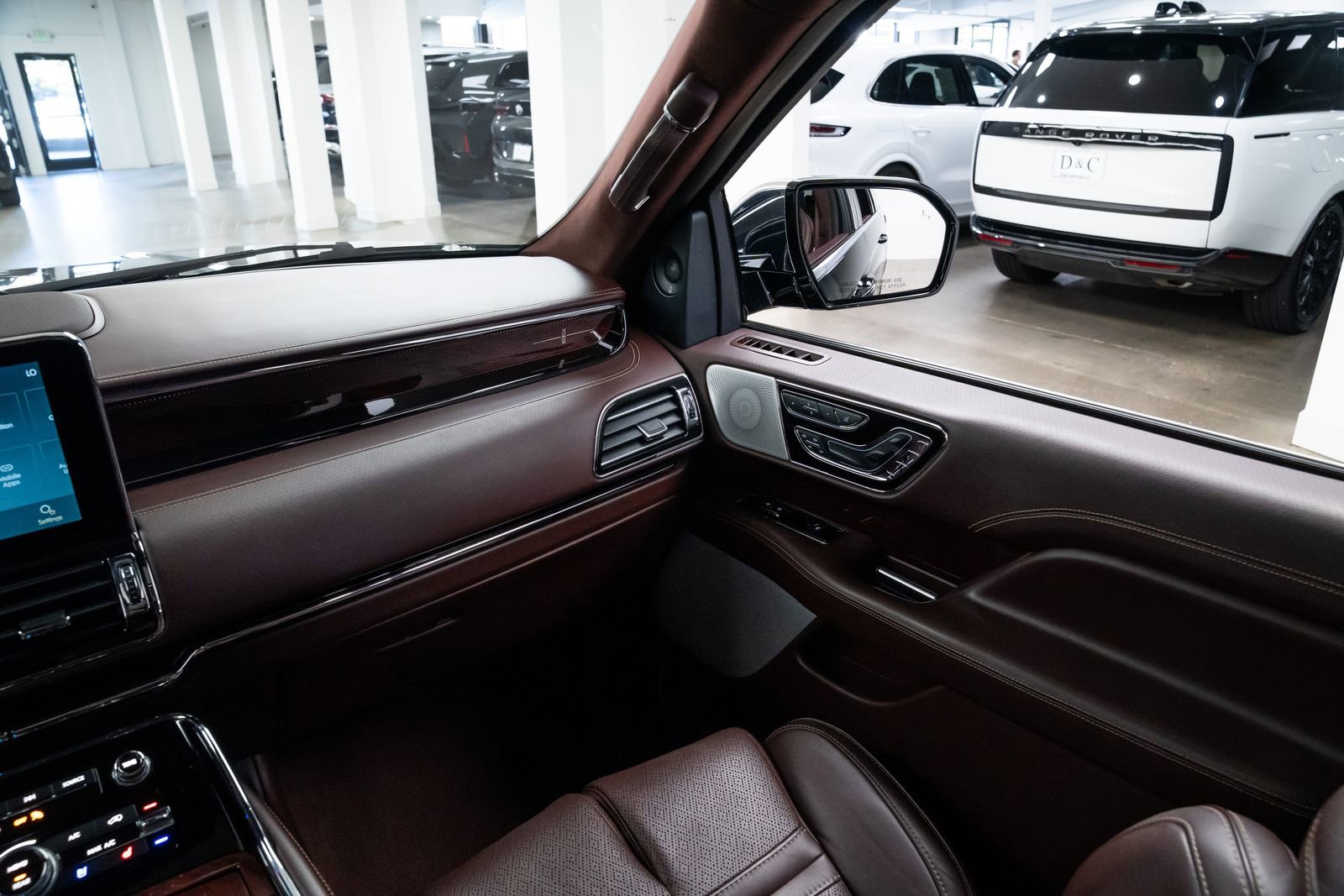 Used 2021 Lincoln Navigator Black Label w/ Cargo Convenience Package image 11