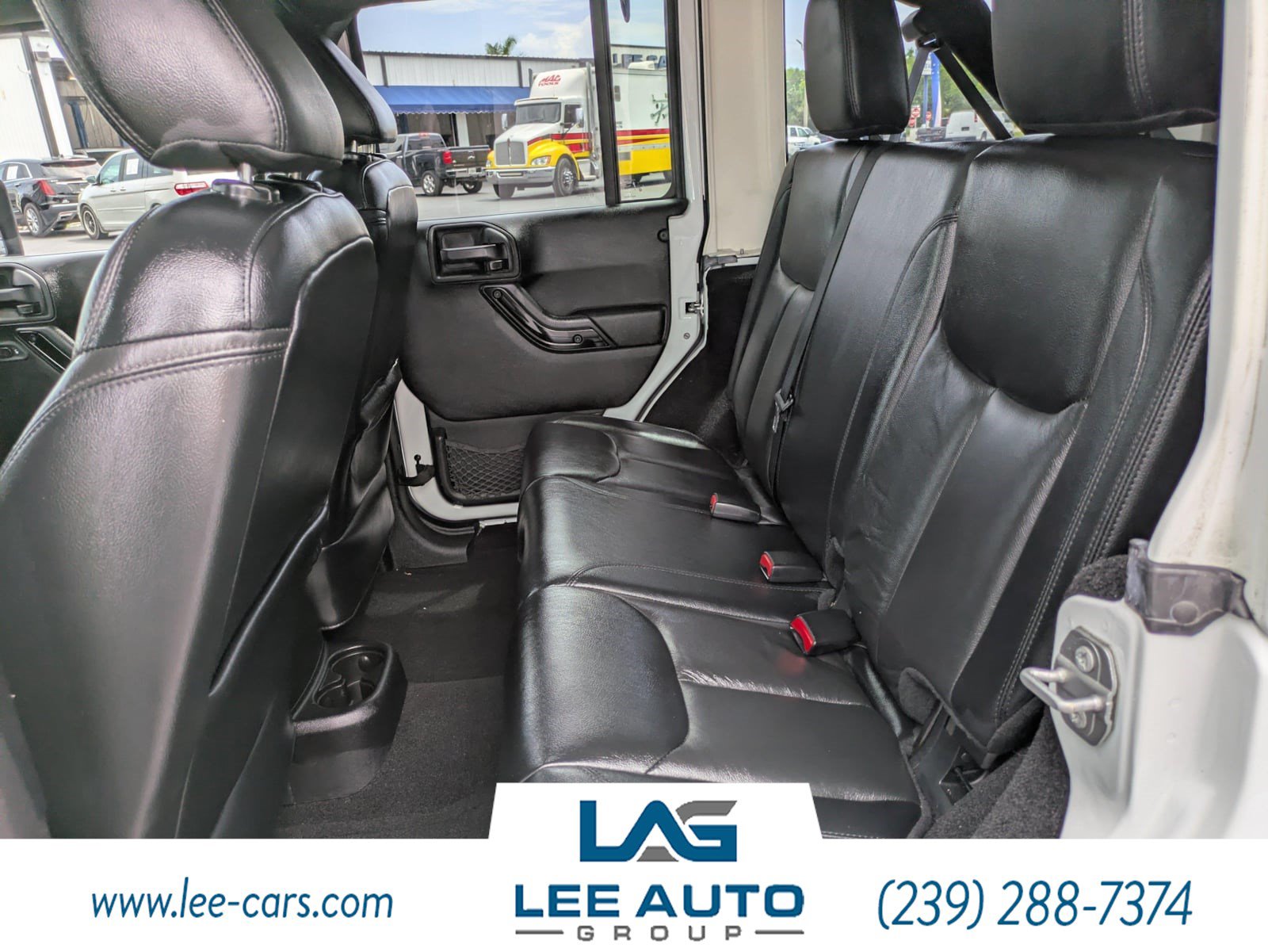 Used 2015 Jeep Wrangler Unlimited Sahara AWD/4WD image 11
