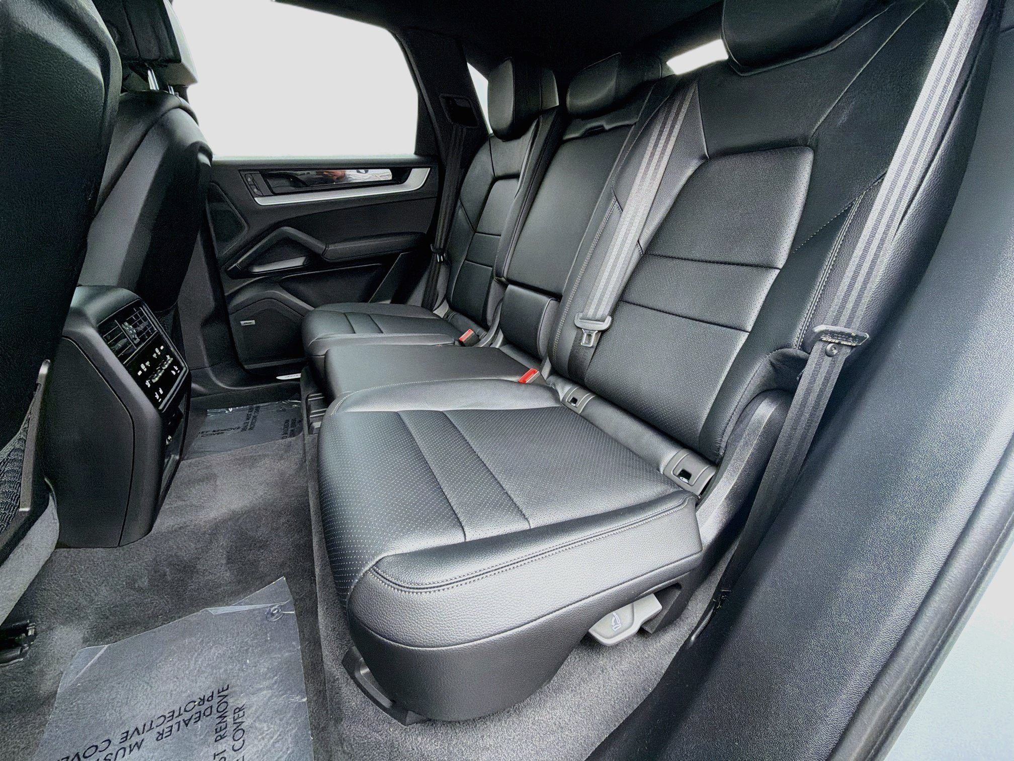 Used 2026 Porsche Cayenne E-Hybrid AWD/4WD image 22