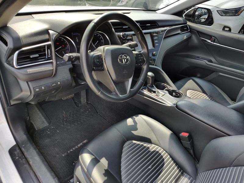 Used 2018 Toyota Camry SE w/ Four Season Floor Mat Package FWD image 11
