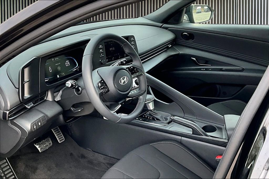 New 2026 Hyundai Elantra Sport image 7