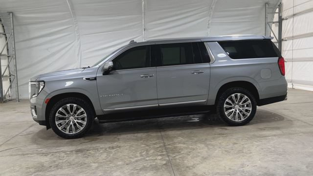 Used 2023 GMC Yukon XL Denali AWD/4WD image 9