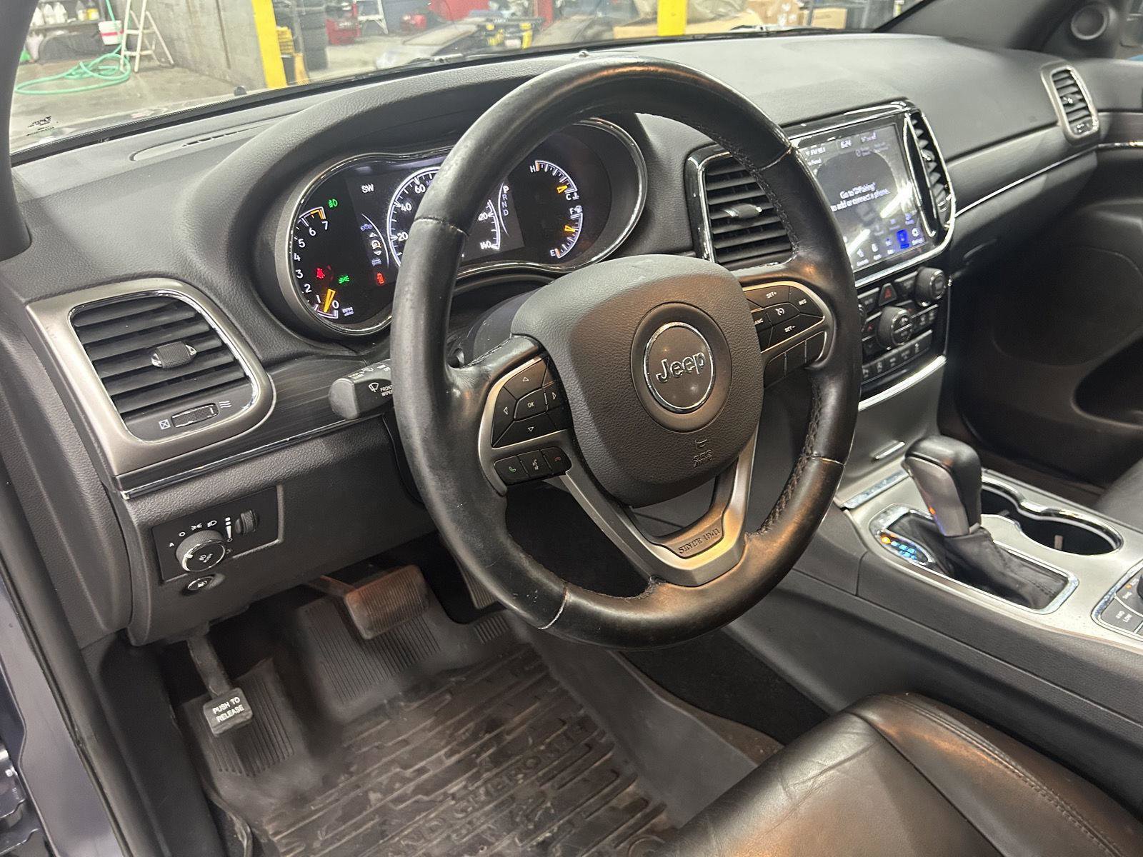 Used 2020 Jeep Grand Cherokee Limited image 14