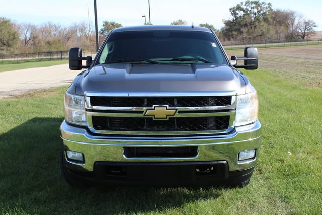 Used 2011 Chevrolet Silverado 2500 LT w/ Interior Plus Package AWD/4WD image 8