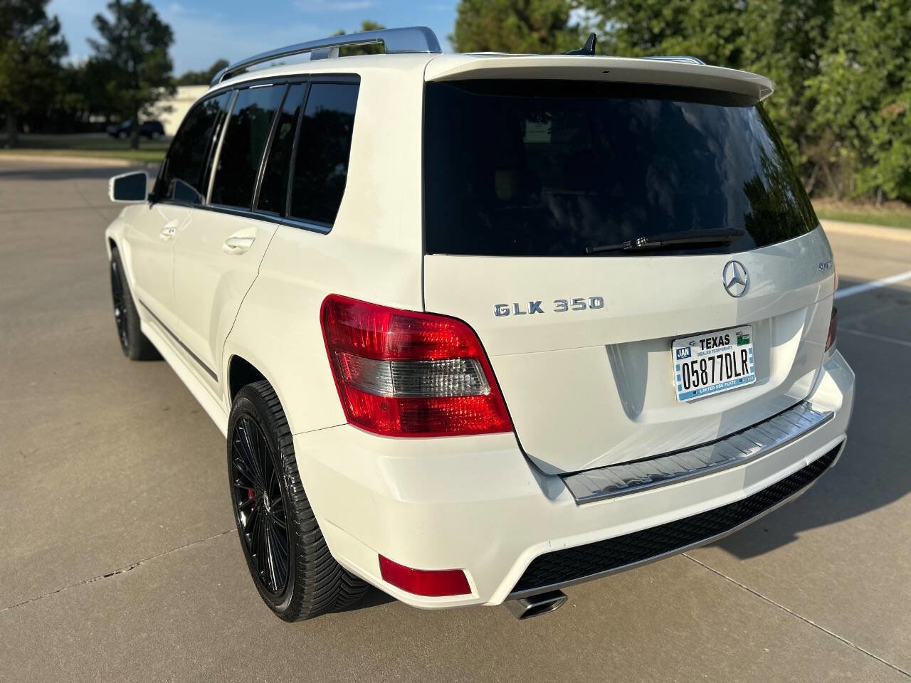 Used 2011 Mercedes-Benz GLK 350 4MATIC image 8