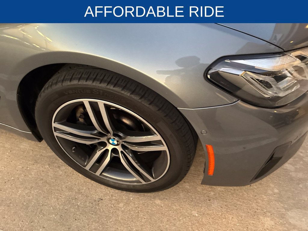 Used 2021 BMW 530i xDrive w/ Premium Package AWD/4WD image 5