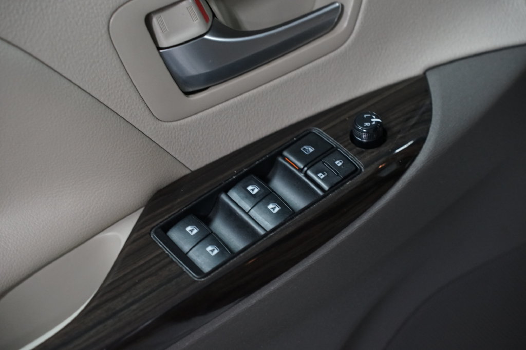 Certified 2020 Toyota Sienna XLE Premium FWD image 30