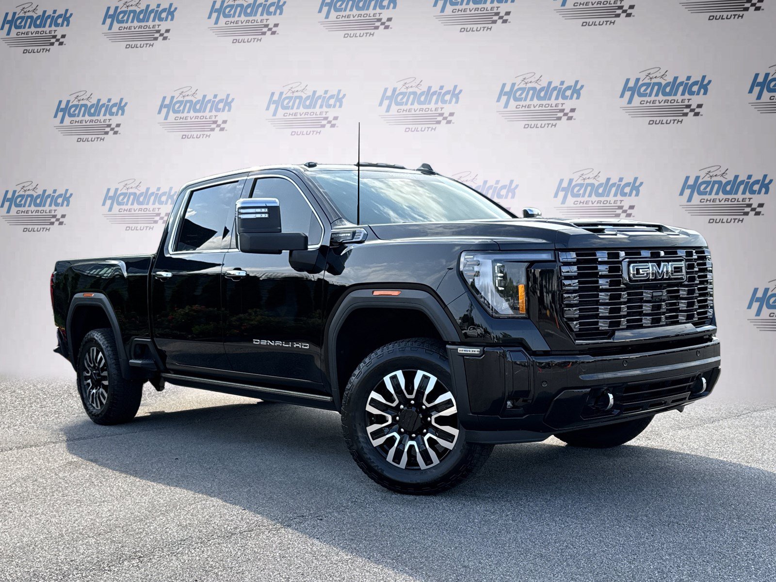 Used 2025 GMC Sierra 2500 Denali Ultimate AWD/4WD image 3