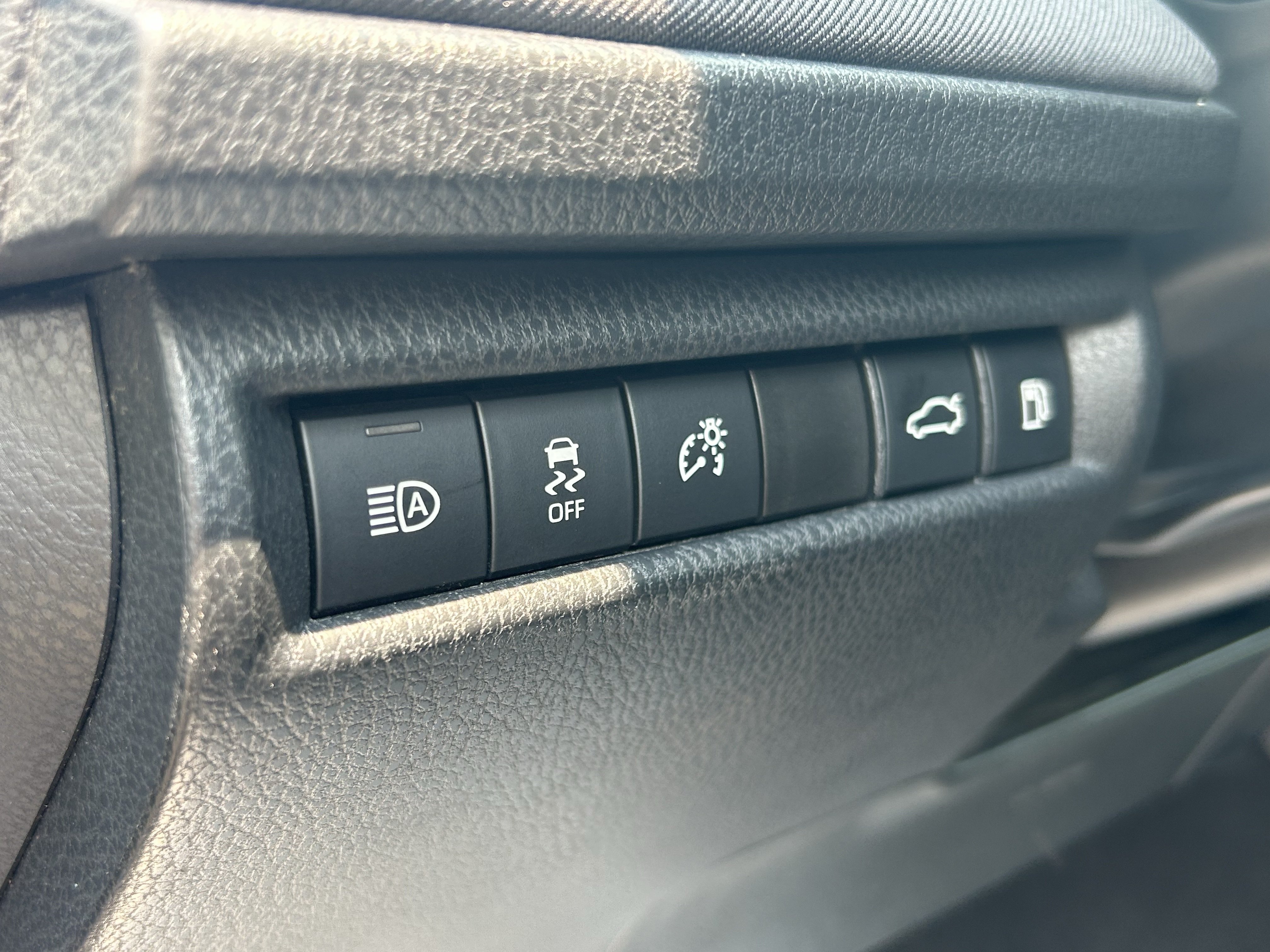 Used 2025 Toyota Camry LE FWD image 16