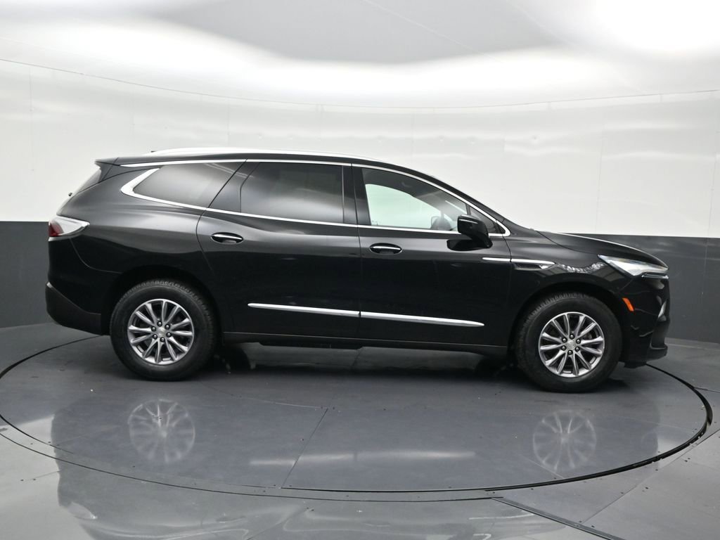 Used 2022 Buick Enclave Essence image 7