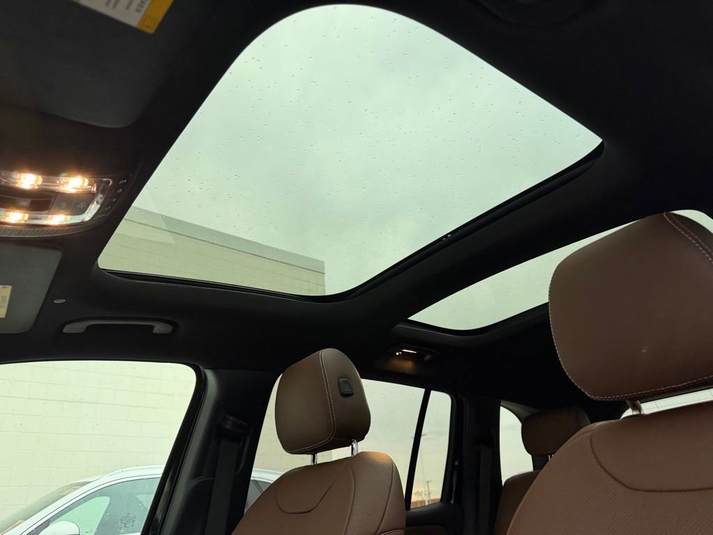 Used 2021 Mercedes-Benz GLB 250 4MATIC image 23