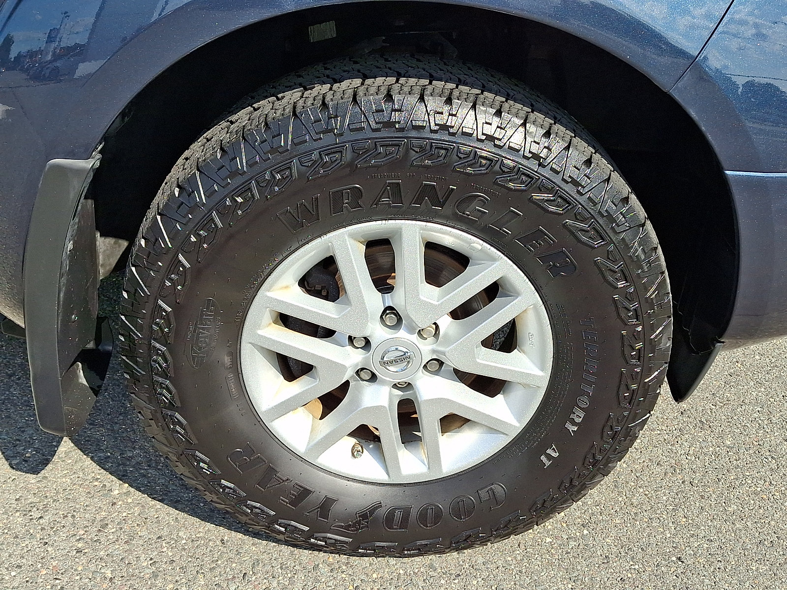 Used 2018 Nissan Frontier SV AWD/4WD image 9