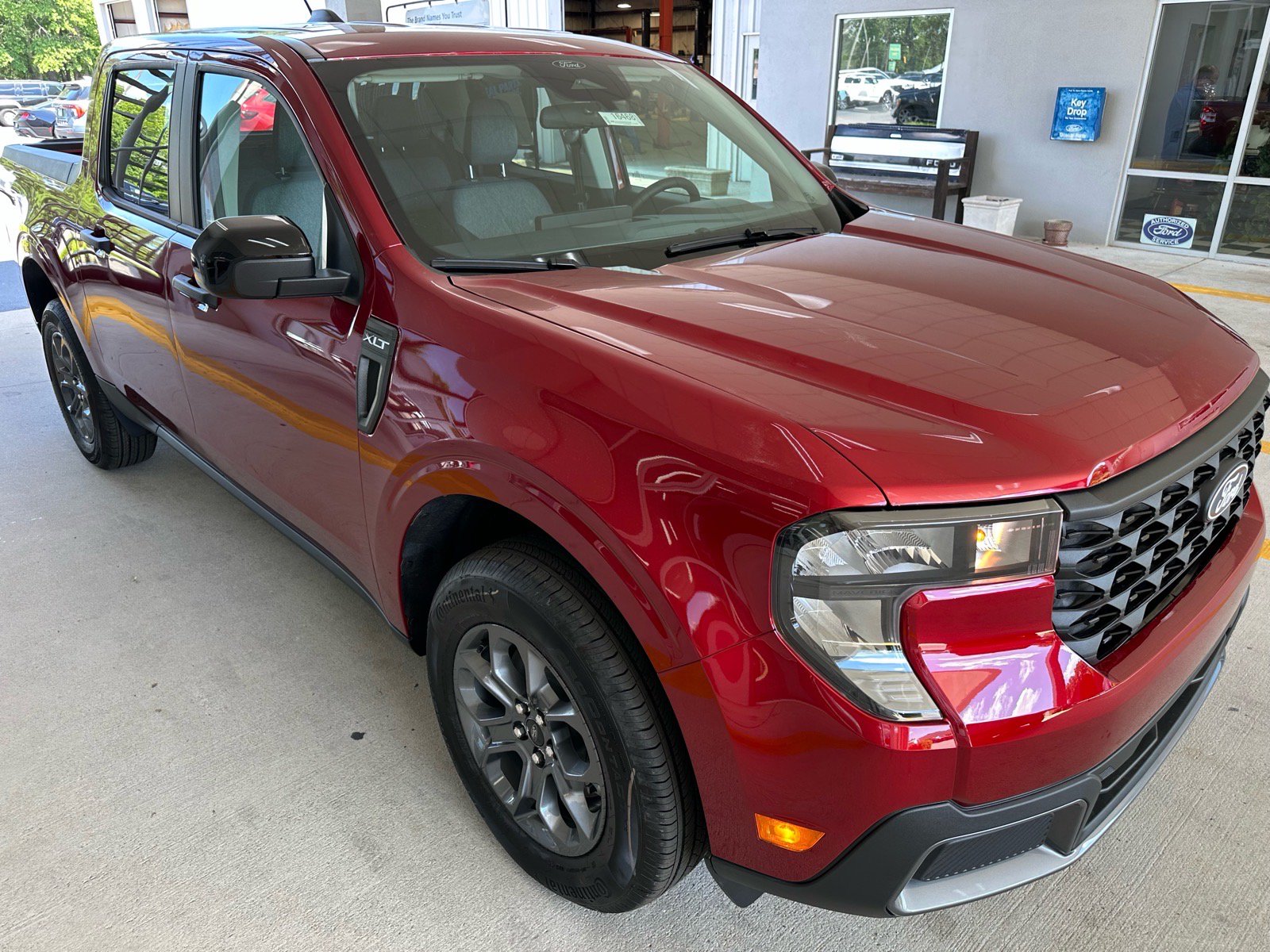 New 2026 Ford Maverick XLT w/ XLT Luxury Package FWD image 8
