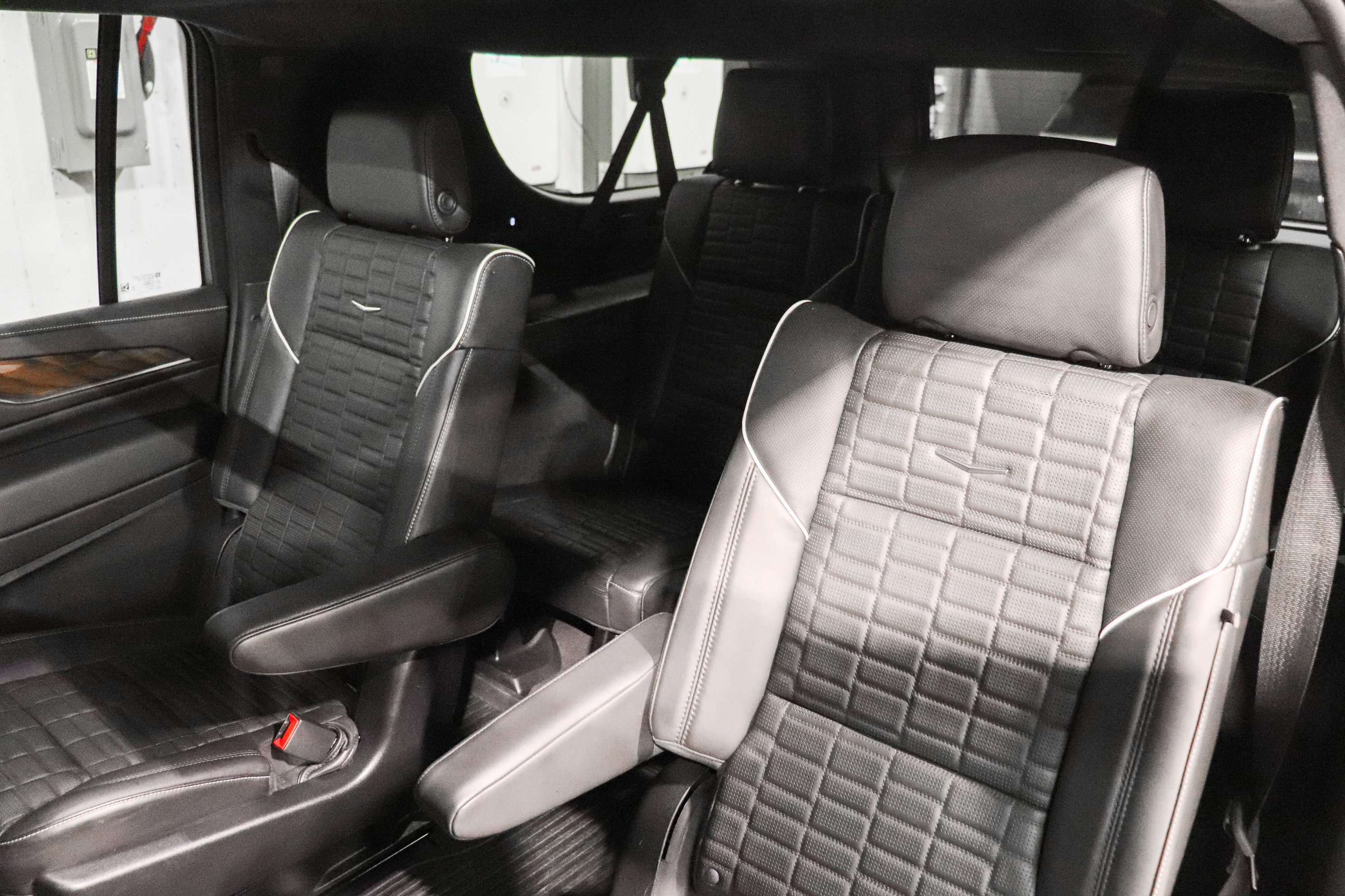 Used 2023 Cadillac Escalade ESV Sport Platinum w/ LPO, ONYX Package AWD/4WD image 20