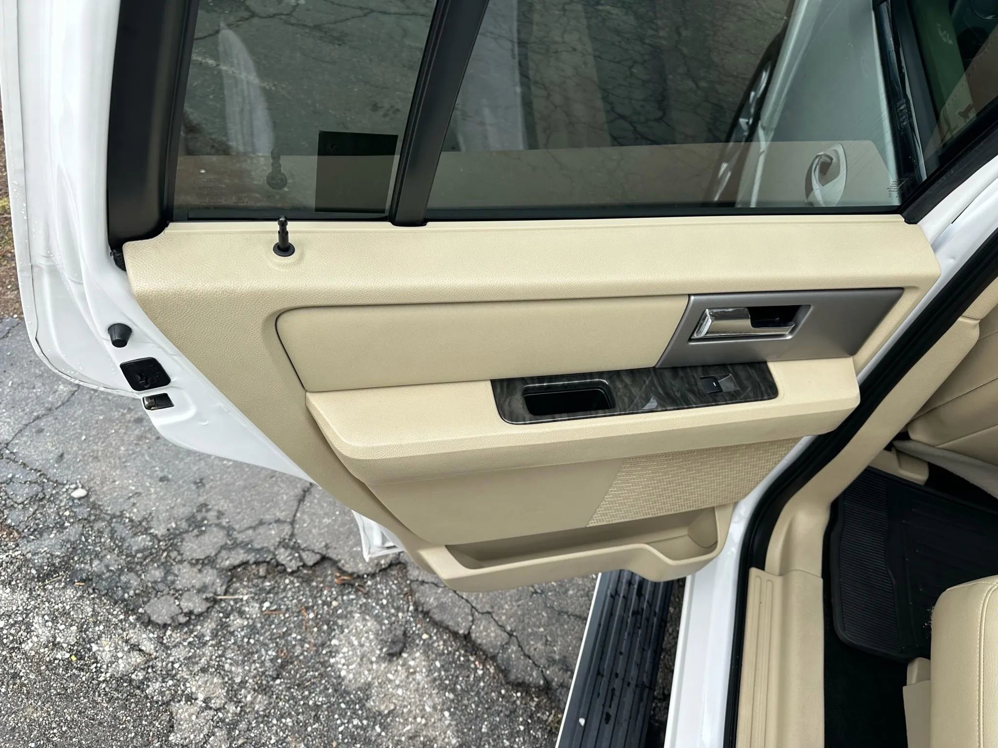 Used 2016 Ford Expedition Limited w/ Equipment Group 301A AWD/4WD image 40