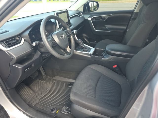 Used 2023 Toyota RAV4 LE image 7