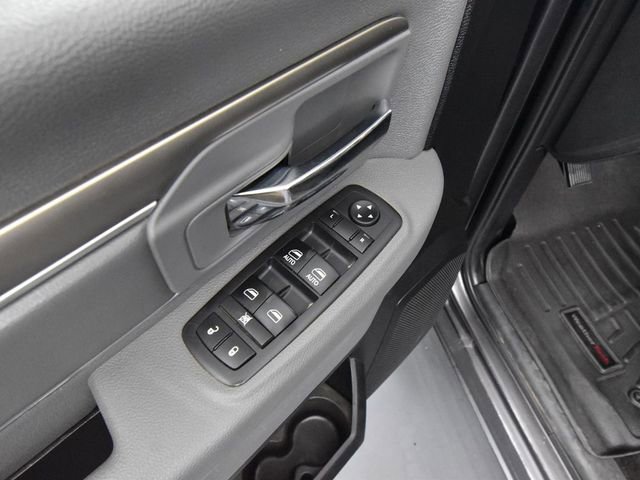 Used 2017 RAM 1500 Classic SLT image 18