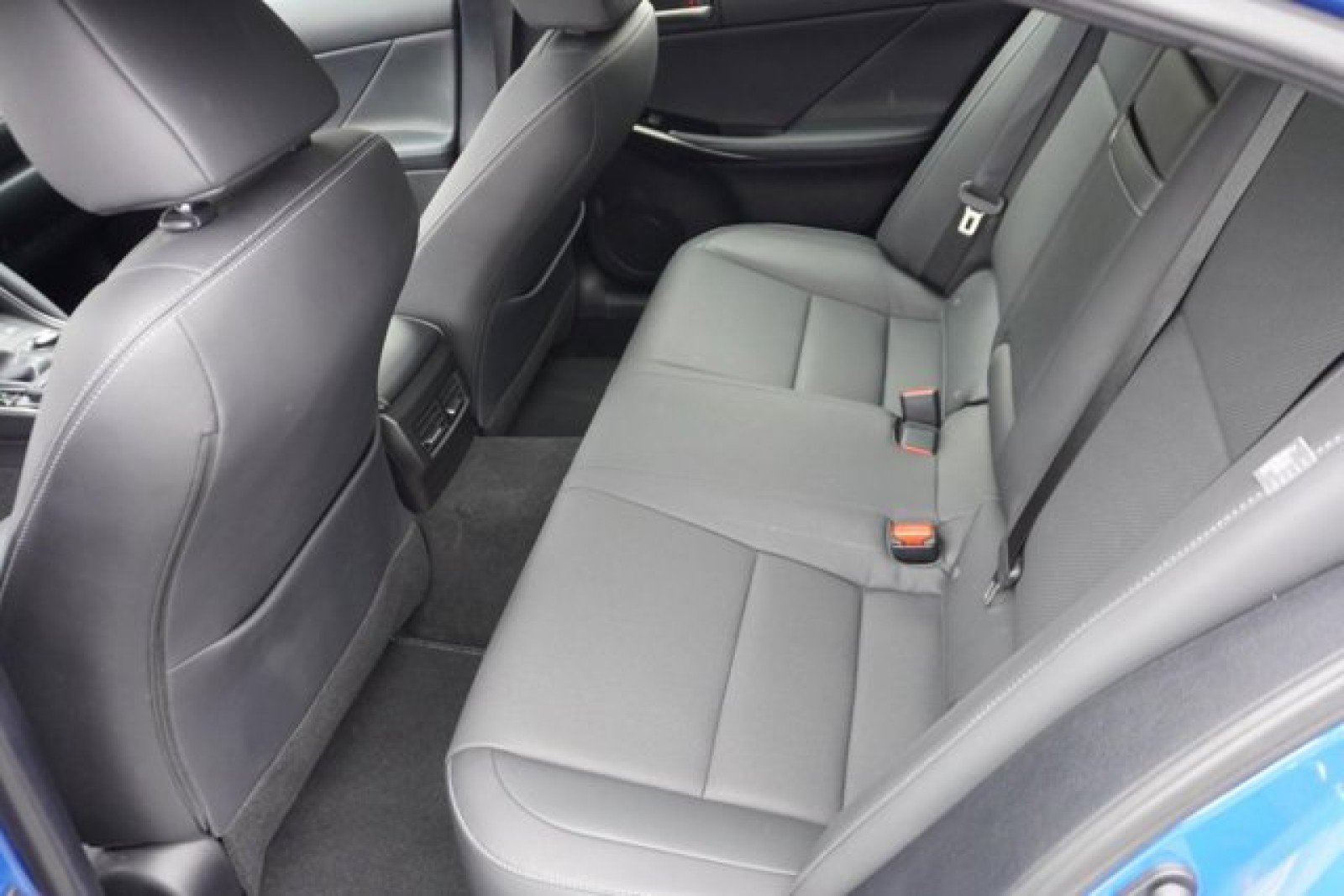 Used 2023 Lexus IS 300 w/ Comfort Package image 18