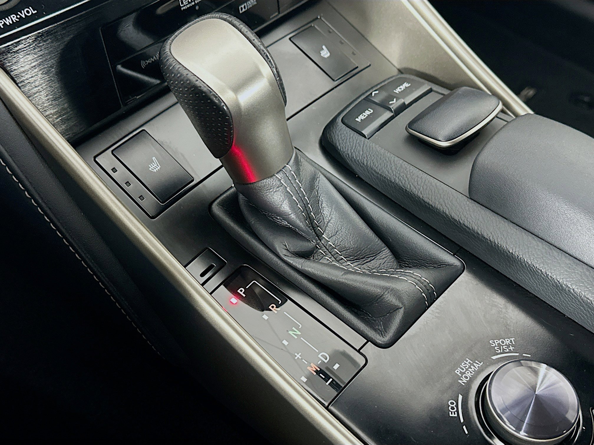 Used 2014 Lexus IS 350 4dr Sdn RWD w/ F Sport Package image 25