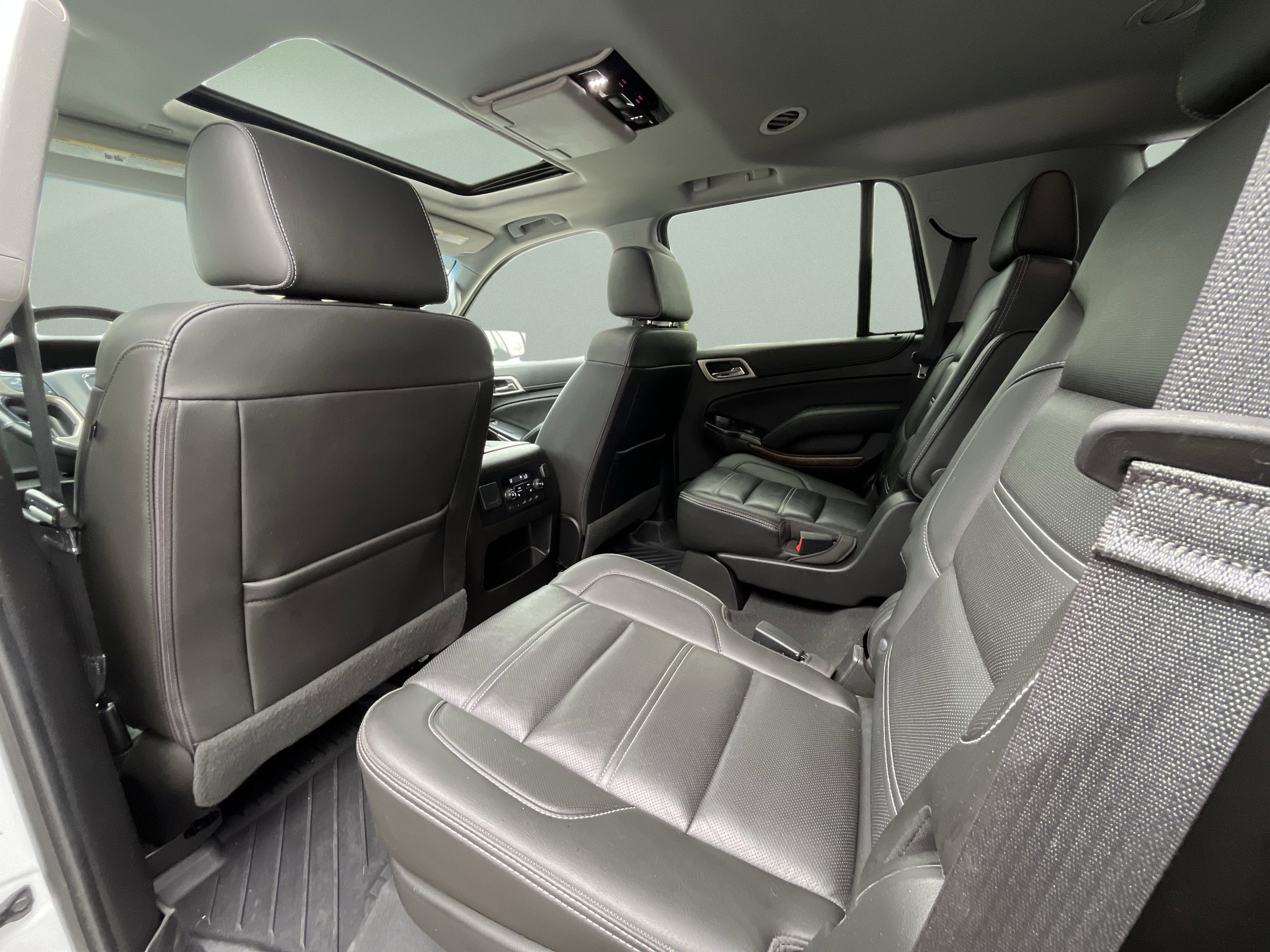 Used 2019 GMC Yukon Denali w/ Open Road Package AWD/4WD image 16
