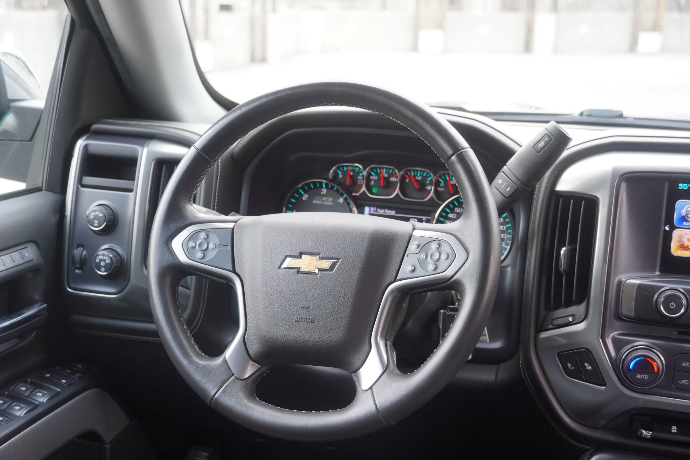 Used 2017 Chevrolet Silverado 1500 LTZ Z71 AWD/4WD image 37