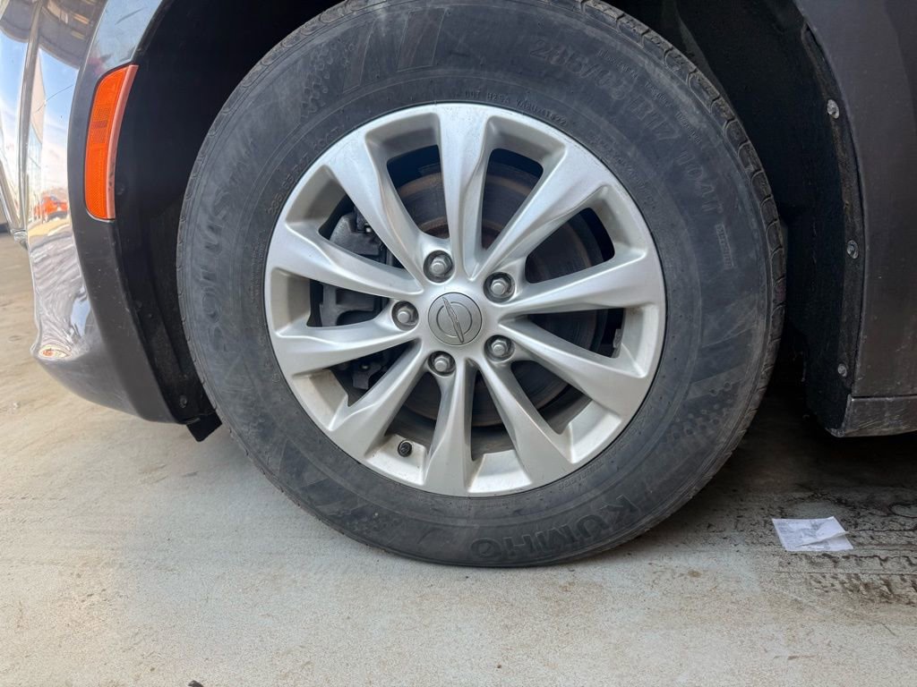 Used 2018 Chrysler Pacifica Touring Plus image 53