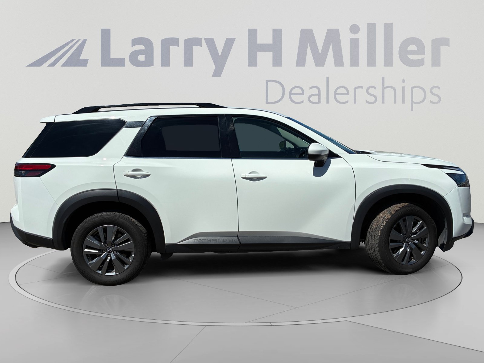 Used 2025 Nissan Pathfinder SV AWD/4WD image 6