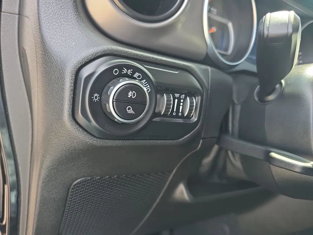 Used 2020 Jeep Gladiator Sport w/ Quick Order Package 24S AWD/4WD image 24