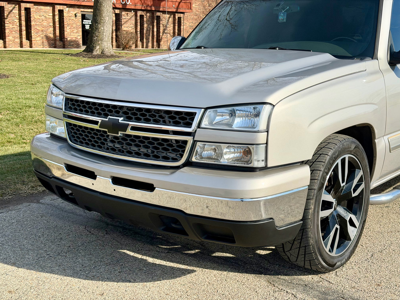 Used 2007 Chevrolet Silverado 1500 LT w/ Crew Cab Value Package image 10
