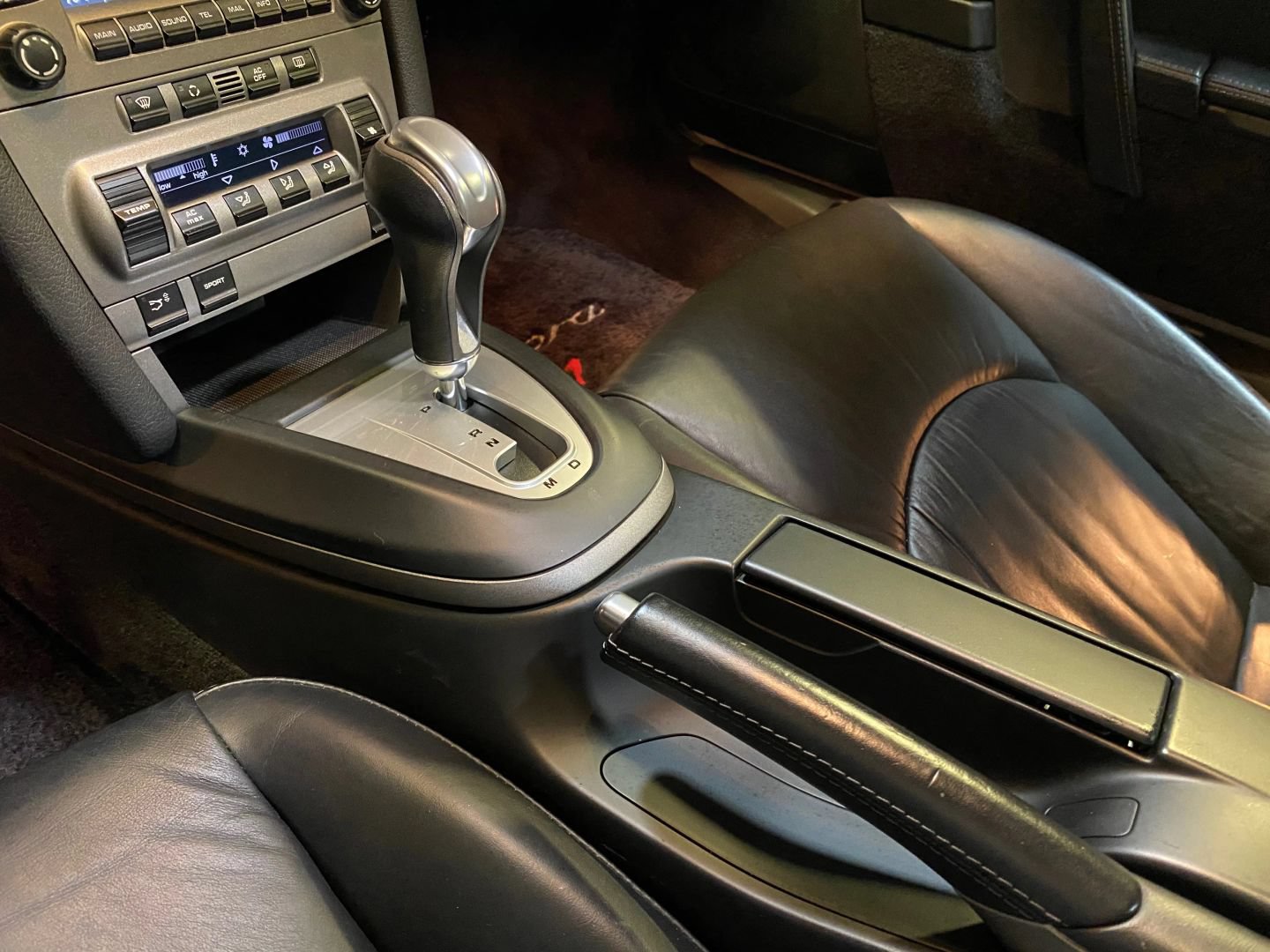 Used 2005 Porsche 911 Carrera RWD image 18