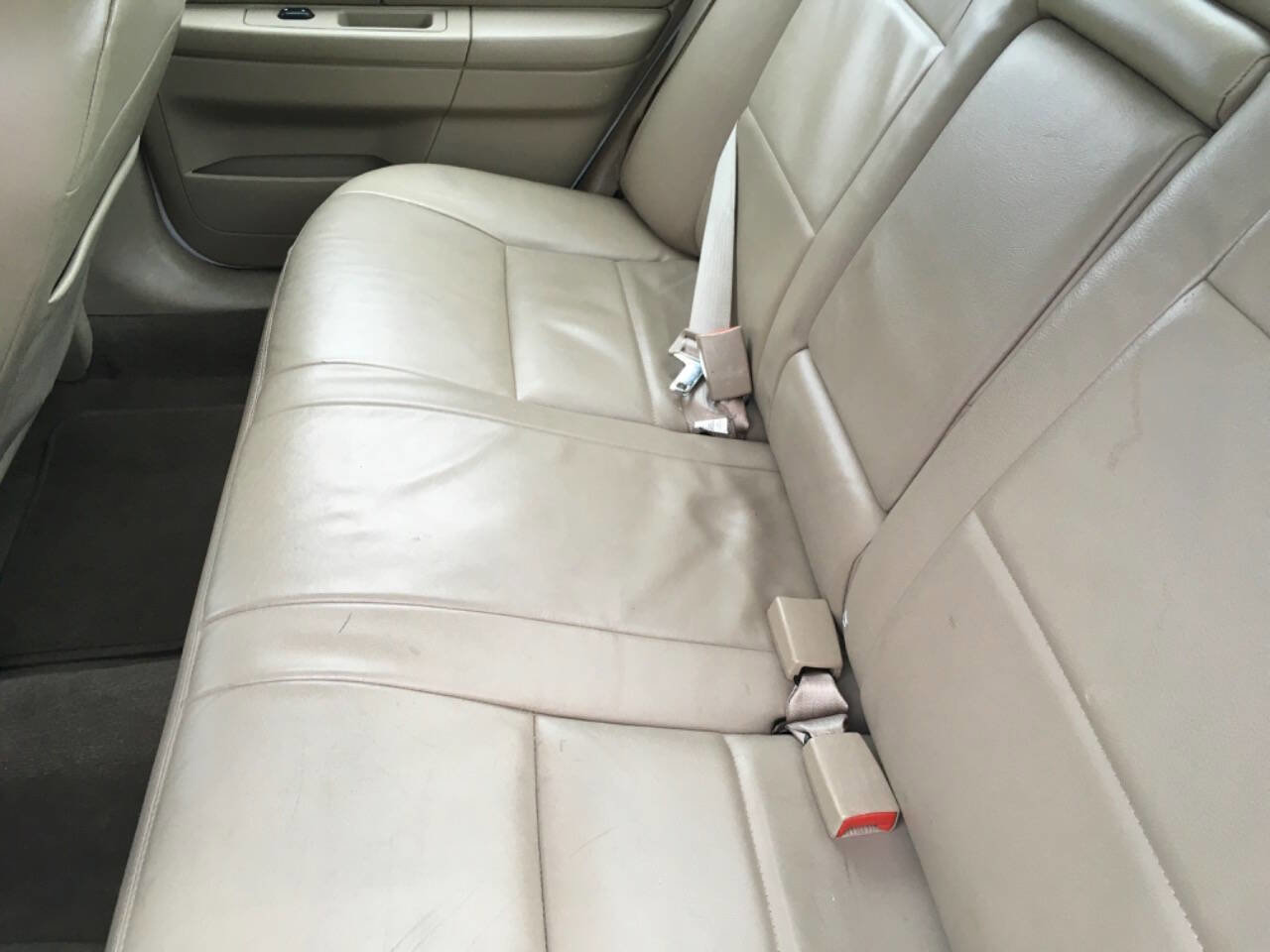 Used 2004 Ford Taurus SES image 18