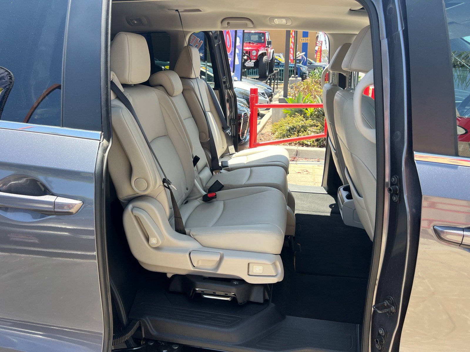 Used 2025 Honda Odyssey EX-L image 45