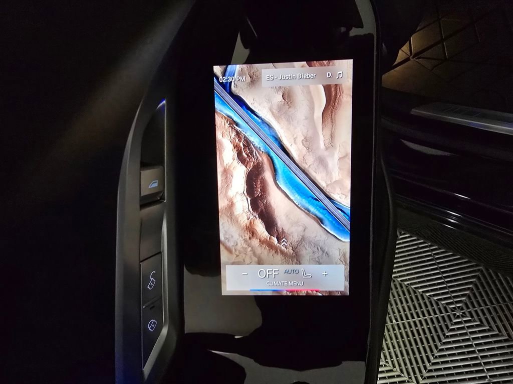 Used 2024 BMW 760i xDrive w/ Executive Package image 13