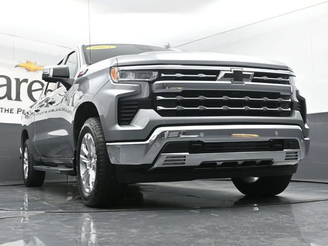 Used 2025 Chevrolet Silverado 1500 LTZ AWD/4WD image 3