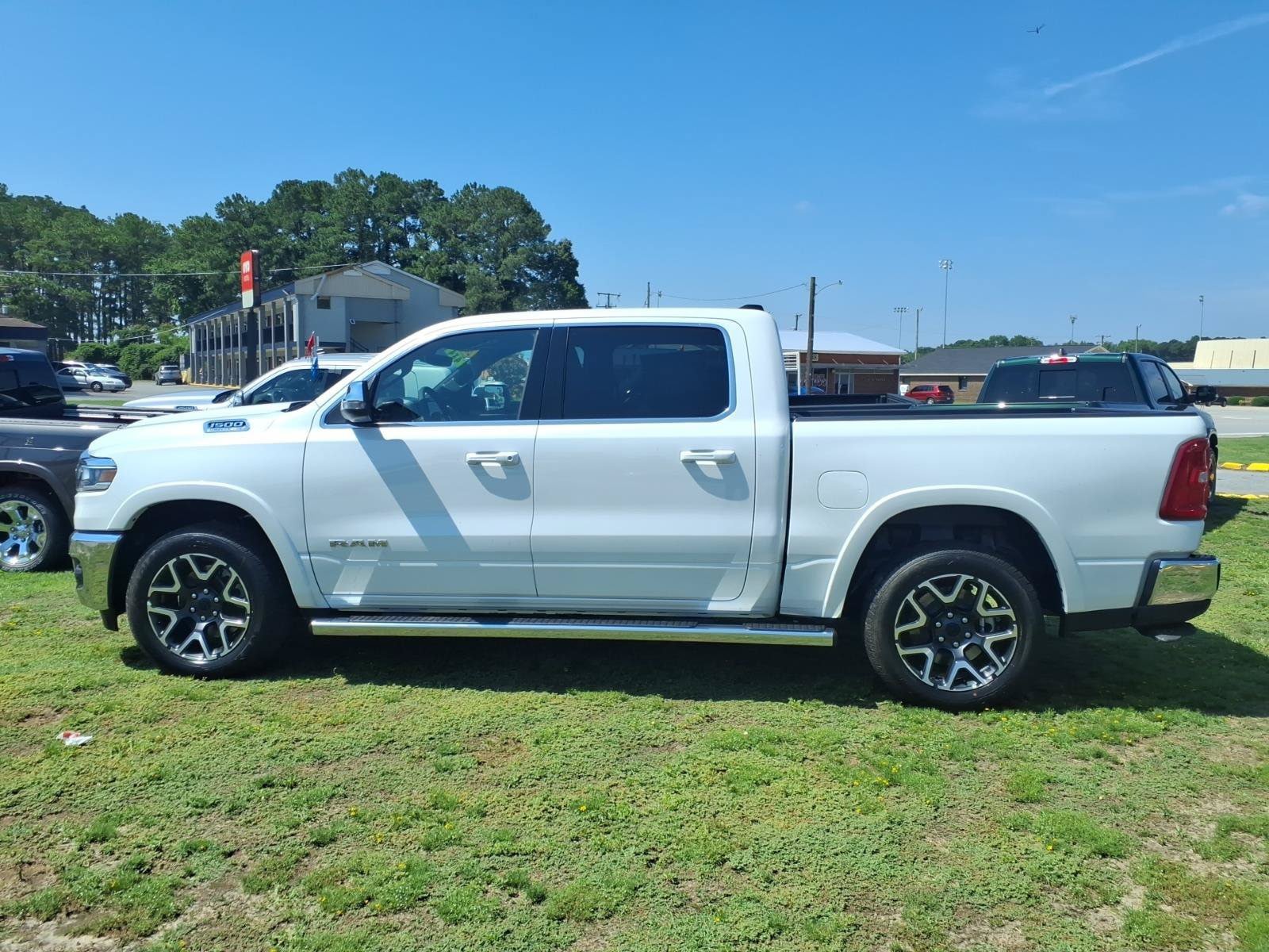 New 2026 RAM 1500 Laramie w/ Chrome Appearance Group AWD/4WD image 3