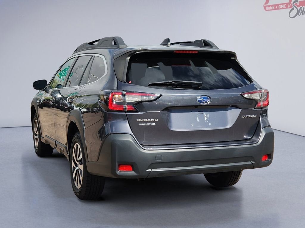 Used 2024 Subaru Outback Premium AWD/4WD image 3