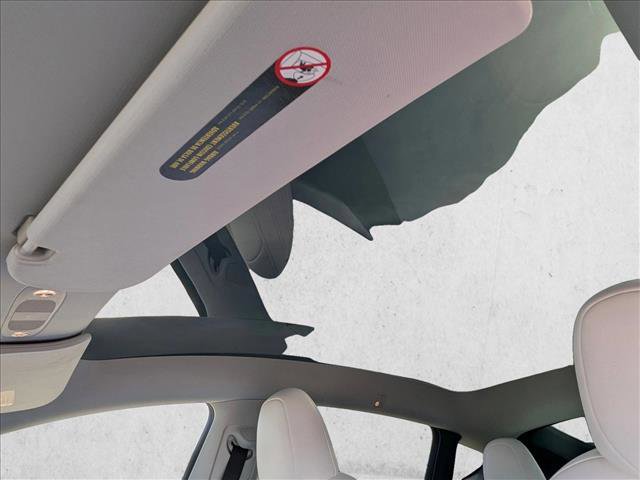 Used 2025 Tesla Model Y Long Range image 13
