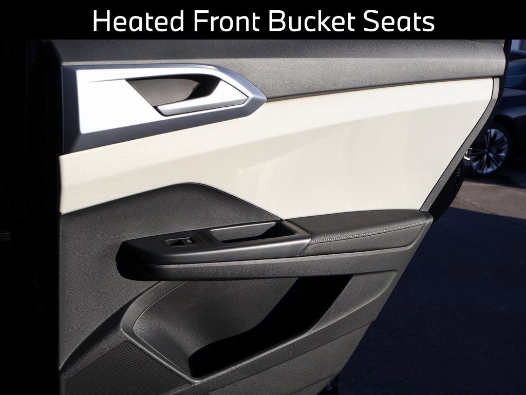 Used 2025 Volkswagen Taos SE image 19