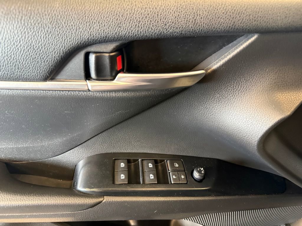Used 2019 Toyota Camry SE FWD image 17